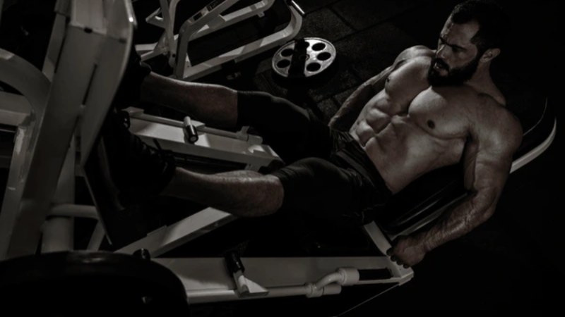 برنامه ورزشی با دستگاه برای آقایان